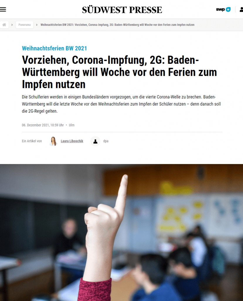 Die Schulferien werden in einigen Bundesländern vorgezogen, um die vierte Corona-Welle zu brechen. Baden-Württemberg will die letzte Woche vor den Weihnachtsferien zum Impfen der Schüler nutzen – denn danach soll die 2G-Regel gelten.

In einigen Bundesländern finden die Weihnachtsferien aufgrund hoher Coronazahlen früher statt.
Auch in BW steigen Inzidenzwerte und die Hospitalisierungsrate.
Dennoch soll es in Baden-Württemberg beim Start der Schulferien am 23.12.21 bleiben.
Die letzte Woche vor den Ferien soll allerdings für Corona-Impfungen genutzt werden.
Der Grünen-Vorsitzende Robert Habeck hatte sich vergangene Woche dafür ausgesprochen, dass Bundesländer mit hohen Inzidenzen die Schulferien vorziehen. „Ich halte es für richtig, wenn die Weihnachtsferien in den Ländern, wo die Inzidenzen sehr hoch sind, vorgezogen werden“, sagte Habeck am Dienstag im ZDF-„Morgenmagazin“. Welchen Weg geht Baden-Württemberg in der vierten Welle?
Kultusministerin will Weihnachtsferien in Schulen in BW nicht vorziehen
Kultusministerin Theresa Schopper will trotz der verschärften Corona-Lage keine früheren Weihnachtsferien für die Schulen im Land. „Wir wollen die Weihnachtsferien Stand heute nicht vorziehen“, sagte die Grünen-Politikerin im SWR (06.12.). Man könne die Kinder nicht einfach drei Tage eher nach Hause schicken, denn dann müsse ein Elternteil drei Tage eher Urlaub nehmen. „Stellen Sie sich vor, Sie sind Verkäuferin im Rewe oder in einem anderen Einzelhandelsgeschäft, das ist die Zeit, wo der Bär steppt“, sagte Schopper. Ministerpräsident Winfried Kretschmann hatte am Wochenende erklärt, Schulen würden erst geschlossen, „wenn gar nichts anderes mehr geht, bei Inzidenzen, wie wir sie in Sachsen haben, bei etwa 2000“. Die 7-Tage-Inzidenz liegt derzeit im Südwesten bei 533.
Weihnachtsferien 2021 in BW werden nicht vorgezogen – letzte Schulwoche als Impfwoche
Angesichts der weiter rasant steigenden Ansteckungszahlen auch bei Kindern und Jugendlichen wird in Baden-Württemberg eine landesweite größere Impfaktion an den Schulen geprüft. Kultus- und Gesundheitsministerium schauten derzeit, „was möglich und was sinnvoll und was umsetzbar ist“, sagte Ministerpräsident Winfried Kretschmann (Grüne). Er schränkte aber ein: „Man muss immer zwischen einer Idee und ihrer Umsetzbarkeit unterscheiden.“
Zuvor hatte die Grünen-Fraktion die landesweite Impfrallye vorgeschlagen. Die letzten Schultage vor den Feiertagen sollten für entsprechende Impfangebote genutzt werden, um sicher in die Ferien zu starten, sagten Fraktionschef Andreas Schwarz und Bildungssprecher Thomas Poreski. „Wir sind überzeugt: Die Zeit vor den Weihnachtsferien bietet eine Chance, um Kinder und Jugendliche zu impfen und ihren Gesundheitsschutz über die Ferien zu erhöhen“, fügte Schwarz am Dienstag hinzu. „Die Schulen sind der zentrale Ort, an dem wir Schülerinnen und Schüler mit einem Impfangebot erreichen können.“

2G soll nach den Weihnachtsferien an Baden-Württembergs Schulen gelten
Nach den Weihnachtsferien sollte für 12- bis 17-Jährige dann überall außer in der Schule 2G greifen. Doch diese Pläne stellte die Regierung aus Grünen und CDU zunächst zurück. Nun soll es nur in Bars und Clubs eine harte Tür geben, denn dort gilt künftig für alle 2G plus. Ob das als Anreiz zum Impfen reicht? Bisher sind laut Robert Koch-Institut gut 41 Prozent dieser Altersgruppe zweimal gemimpft.
Start der Weihnachtsferien in BW wird vermutlich nicht verschoben
Der Chef-Epidemiologe des Landesgesundheitsamts, Stefan Brockmann, geht davon aus, dass die Schulen im Südwesten ohne Lockdown und Verschärfung der Quarantänemaßnahmen durch die Weihnachtszeit und die Ferien kommen werden. „Es wäre falsch zu sagen, dass mit den Kindern und Jugendlichen die vierte Corona-Welle steht oder fällt“, sagte Brockmann der „Stuttgarter Zeitung“ und den „Stuttgarter Nachrichten“ (Samstag). Er glaube nicht, dass Schulschließungen das Zünglein an der Waage würden. Er erwarte, dass die Schulen im Südwesten regulär in die Weihnachtsferien gehen und mit dem Unterricht im neuen Jahr starten könnten, sagte Brockmann.
Diskussion in über frühere Schulferien in Bayern für den Winter
Für „Schulschließungen“ gibt es keine Rechtsgrundlage nach der Reform des Infektionsschutzgesetzes mehr, deswegen meiden die Landesregierungen auch diesen Begriff. Wie ist die Reaktion in Bayern? Zum Thema vorgezogene Weihnachtsferien sagte Ministerpräsident Markus Söder, er sei offen für Gespräche mit allen darüber.

Neue Corona-Regeln zur Kontaktbeschränkung – Schulen sollen offen bleiben
Habeck sagte, unabhängig von der Entscheidung des Bundesverfassungsgerichts sei es völlig klar, was passieren müsse: „Die Kontakte müssen reduziert werden, 2G muss bundesweit verbindlich umgesetzt werden für alle Einrichtungen des öffentlichen Lebens außer des Bedarfs, den man in Supermärkten oder Apotheken hat.“ Man werde mit weiteren einheitlichen Maßnahmen den Winter bestreiten müssen.
Es läge schon jetzt ein Bündel Maßnahmen auf den Tisch, das es den Ländern ermögliche. Zum Beispiel:
„dass die Bundesliga nicht in vollen Stadien spielt
dass Weihnachtsmärkte abgesagt werden
dass man jetzt schon Kontaktbeschränkungen erlässt
dass dafür sorgt, dass 2G bundeseinheitlich jetzt gilt“
Man müsse nicht abwarten, das alles könne jetzt schon erlassen werden.
Vierte Corona-Welle mit Omikron-Variante muss gebrochen werden
Der Ruf nach härteren Gegenmaßnahmen war angesichts der neuen Omikron-Variante und der Wucht der vierten Corona-Welle zuletzt lauter geworden. Zuletzt hatten die geschäftsführende Kanzlerin Angela Merkel (CDU) und ihr designierter Nachfolger Olaf Scholz (SPD) mit den Ministerpräsidentinnen und -präsidenten der Länder telefonisch über die Krise und mögliche weitere Maßnahmen beraten. Konkrete Vorgaben über ihren Handlungsspielraum haben sie von den ersten grundsätzlichen Entscheidungen des Bundesverfassungsgerichts bekommen.
