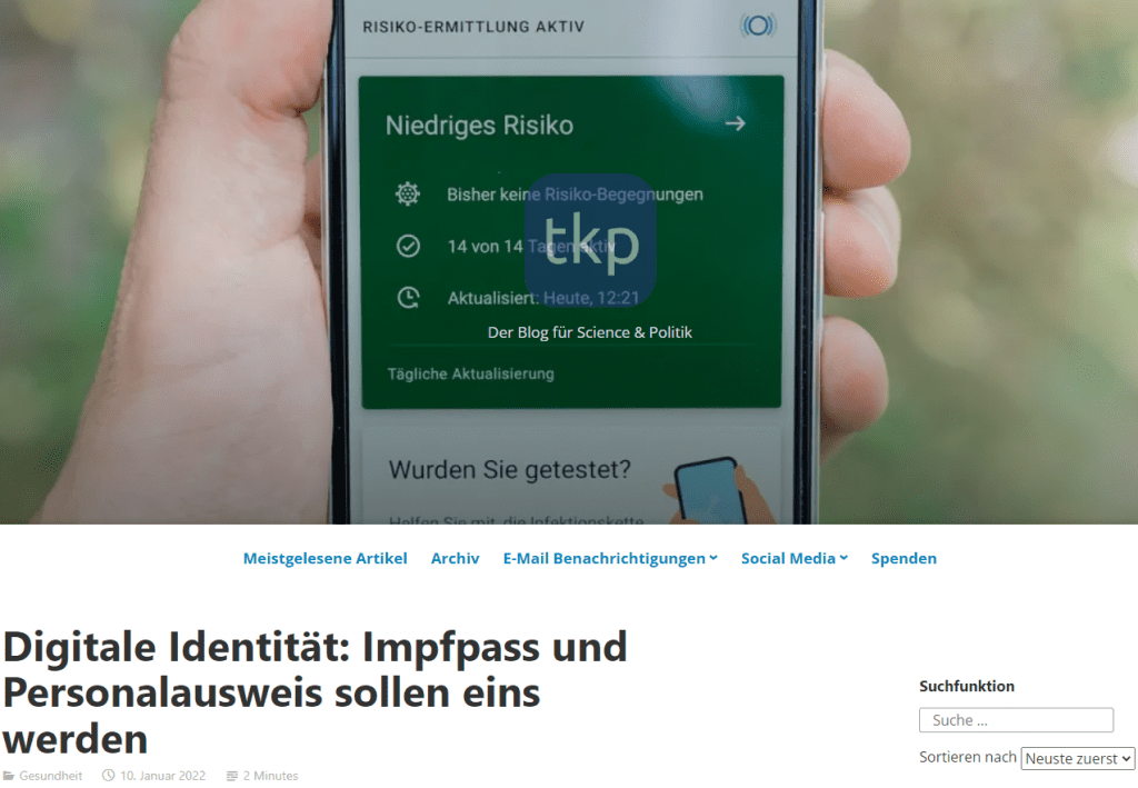 Kein Ende mit dem Scannen
„Seit einiger Zeit muss man zusätzlich zum Impf- oder Genesenenausweis auch den Personalausweis oder Pass vorzeigen. Das wollen wir in Luca auch einfach zusammenführen. Dann muss man vielleicht bald nur noch sein Handy zeigen. Und ich gehe davon aus, dass es diese ganzen Anforderungen noch ein paar Jahre geben wird.“

Die Lösung ist für den Luca-App-Chef einfach: „Wir wollen Impfpass und Personalausweis zusammenführen“. In Deutschland wird das QR-Zertifikat mit der „Luca-App“ gescannt. Dies betrifft sowohl die Gastronomie als auch Veranstaltungen. 40 Millionen Deutsche nutzen die Impfpass-App. Das regelmäßige Scannen wird auf Dauer, auf „ein paar Jahre“ weitergehen.

Der Wirtschaftsjournalist Norbert Häring hat damit gerechnet: „Die vielfältigen Überwachungsmaßnahmen im Zuge der Pandemie sind auf Dauer angelegt. Sie passen sich ein in die Pläne von Washington und Silicon Valley, allen Erdenbürgern eine eindeutige – maschinell problemlos und sicher zuordenbare – digitale Identität zu geben“, schreibt er auf seinem Blog.

EU-Pläne sind öffentlich
Auf tkp erschien kürzlich ein Artikel zur „Einführung von Impfpass und digitaler Identität“. Wie weit die Pläne schon sind, wird genau beschrieben:

„In Großbritannien ist man offenbar schon ziemlich weit bei der Schaffung des „gläsernen Menschen“ und der totalen Überwachung.

In einem Dokument mit dem Titel „Identity document validation technology in the right to work and right to rent schemes, and DBS pre-employment checking“ (Technologie zur Validierung von Ausweisdokumenten im Rahmen des Rechts auf Arbeit und des Rechts auf Miete sowie der DBS-Prüfung vor der Einstellung) wird standardisiert, was man ab April benötigen wird, um eine Wohnung zu mieten oder zu arbeiten. Der Vermieter und der Arbeitgeber soll damit sehr einfach und rasch überprüfen können, ob man eh brav war und oft genug geimpft wurde.“

Die Pläne sind von Seiten der EU-Kommission auch seit Sommer 2021 öffentlich publiziert. „Die Kommission schlägt eine vertrauenswürdige und sichere digitale Identität für alle Europäer vor“, steht dort ganz offen. Die Bürger würden dann in der Lage sein, so das Dokument, „ihre Identität nachzuweisen und elektronische Dokumente aus ihren europäischen Brieftaschen für die digitale Identität mit einem Klick auf ihrem Telefon zu teilen“.

Das erinnert an Luca. Dort ist bisher noch das Impfzertifikat gespeichert. Im nächsten Schritt könnte der Personalausweis hochgeladen werden.